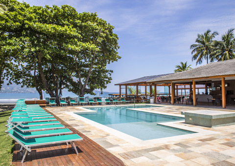 Piscina climatizada com prainha do Vistabela